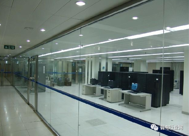 【知識】機房做隔斷為什么要用防火玻璃？